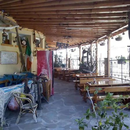 семеен бостън Хотел