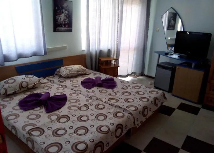 семеен бостън Хотел Равда