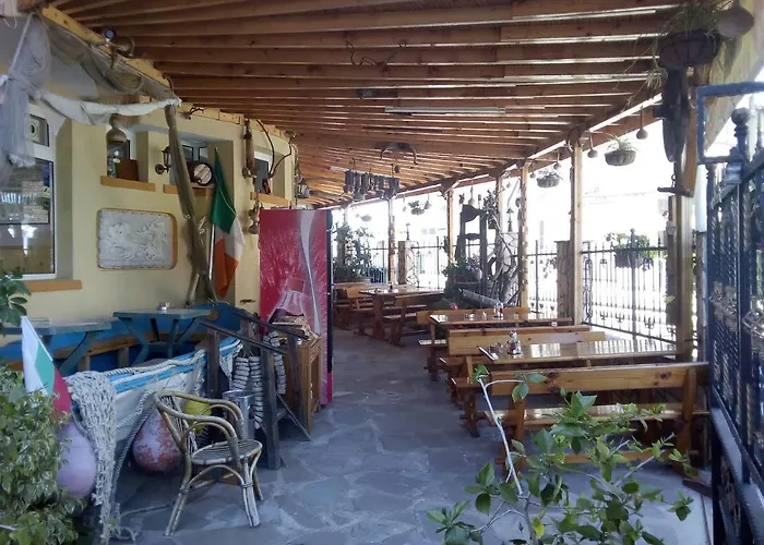 семеен бостън Хотел