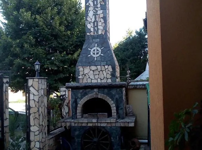 Хотел семеен бостън 2*