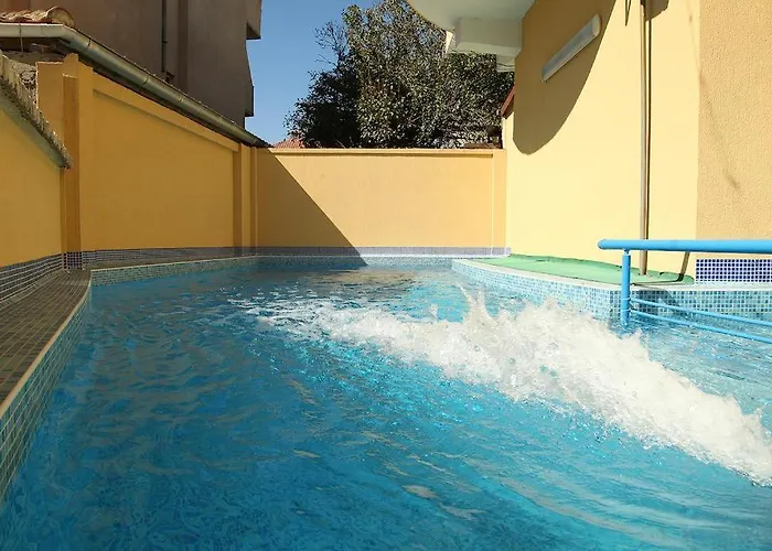 семеен бостън Равда