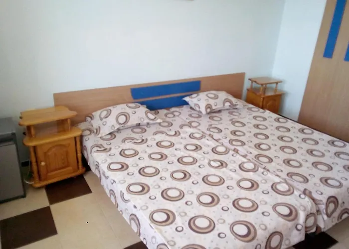 семеен бостън Хотел