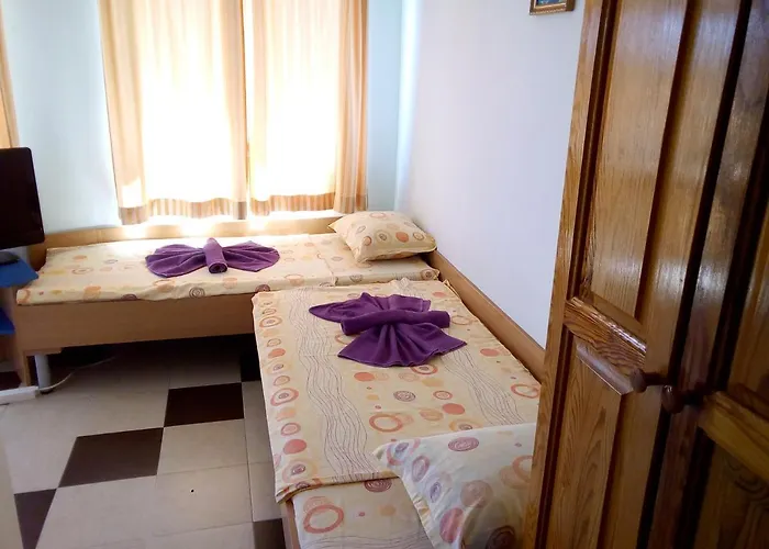 Хотел семеен бостън