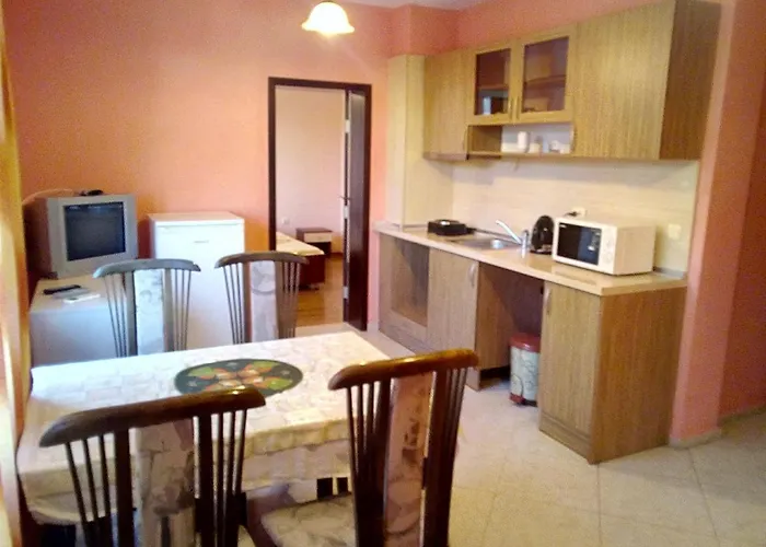 семеен бостън Хотел