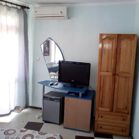 семеен бостън Hotel Rawda